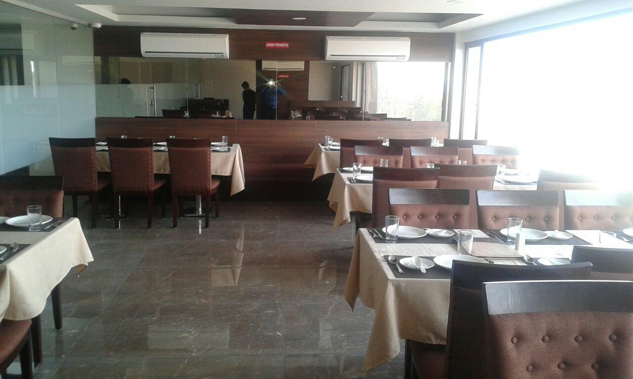 Hotel Comfort Bharuch Екстер'єр фото