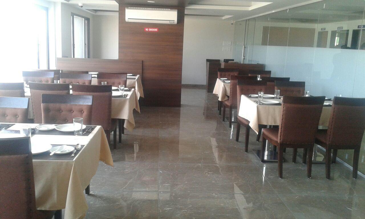 Hotel Comfort Bharuch Екстер'єр фото