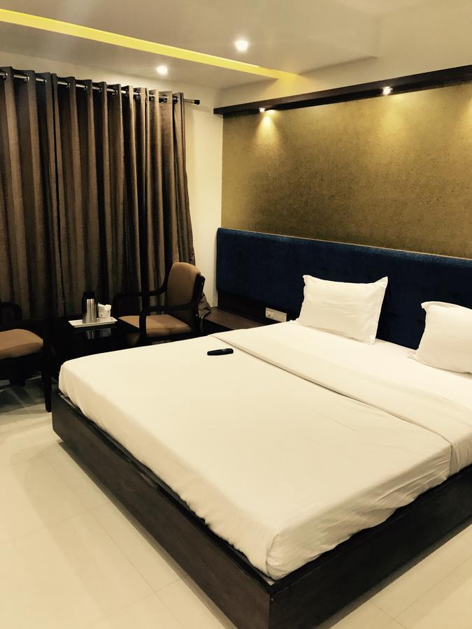 Hotel Comfort Bharuch Екстер'єр фото
