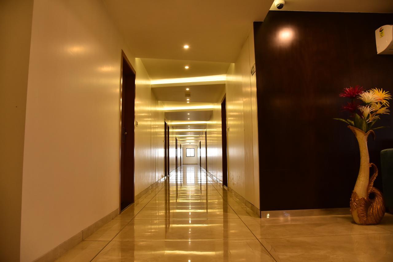 Hotel Comfort Bharuch Екстер'єр фото